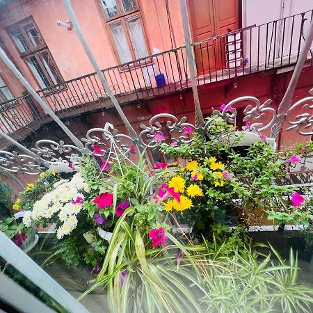 Apartment In The City Center Mini Ivano-Frankivsk Exteriör bild